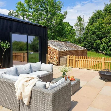 Finest Retreats - Blackbarn Wood Balsham エクステリア 写真