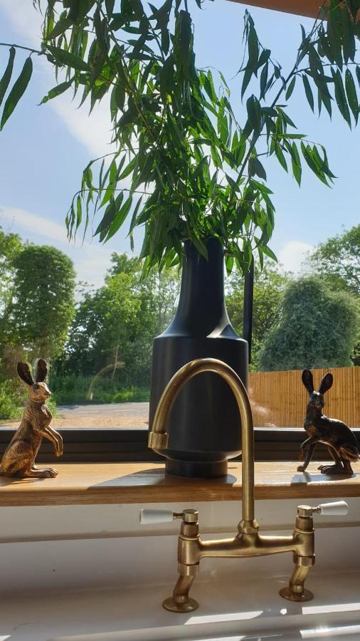 Finest Retreats - Blackbarn Wood Balsham エクステリア 写真