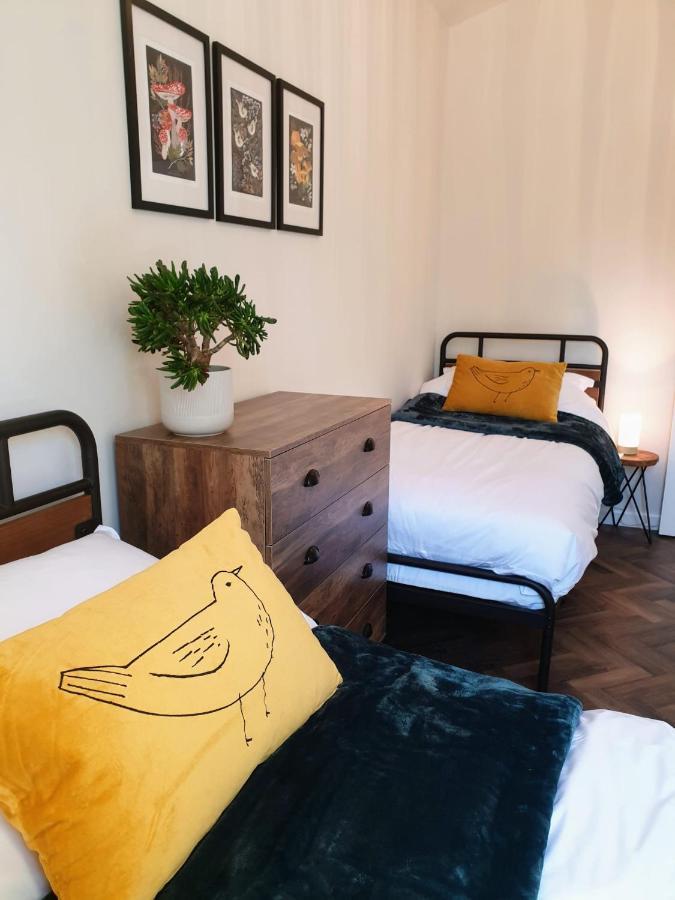 Finest Retreats - Blackbarn Wood Balsham エクステリア 写真