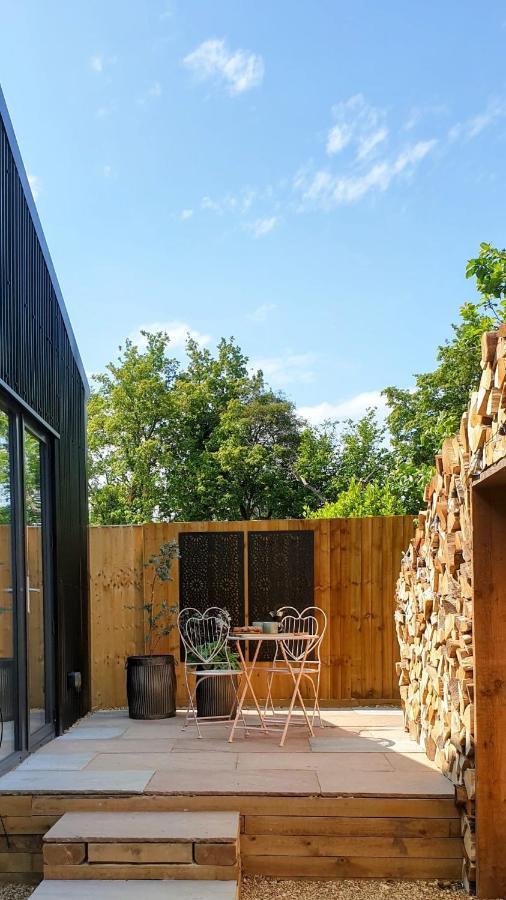 Finest Retreats - Blackbarn Wood Balsham エクステリア 写真